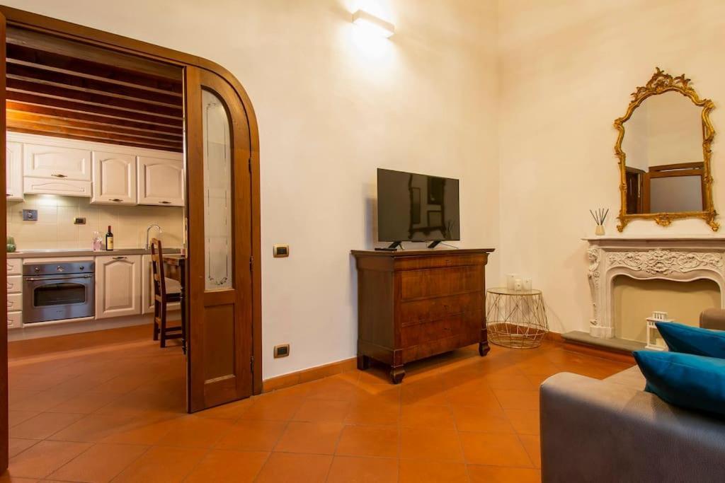 Апартаменты Demedici Apt W/ 2Br 1' Walk Uffizi & Ponte Vecchio Флоренция Экстерьер фото